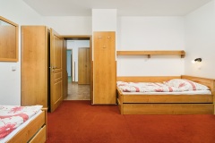 Pokoj se dvěma lůžky s možností 2 přidtýlek